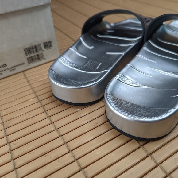 Jimmy Choo Rey/F women's sz  EU 36  US 5.5 Silver slide sandals thick footbed mo - Picture 4 of 12